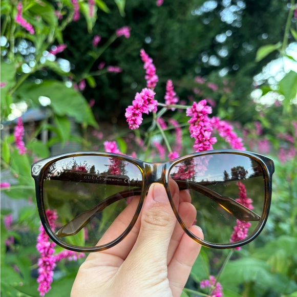 Gucci Brown Gradient Lens Sunglasses with Blue Case - Picture 3 of 14